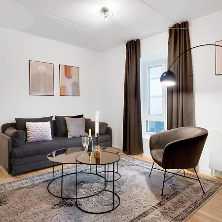 Modern Three-bedroom Next To Royal Arena And Airport *