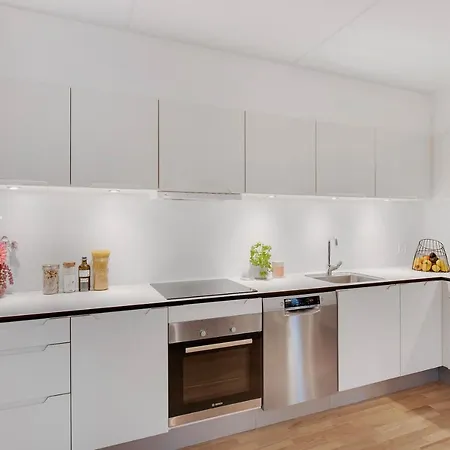 Modern Three-bedroom Next To Royal Arena And Airport Lejlighed København