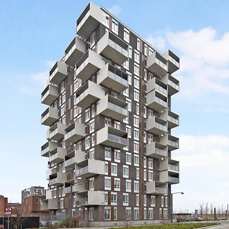Modern Three-bedroom Next To Royal Arena And Airport *