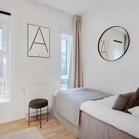 Modern Three-bedroom Next To Royal Arena And Airport Lejlighed *